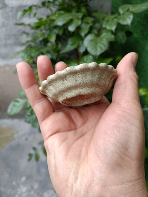 古玩陶瓷宋元龍泉青瓷花口洗拍賣,當(dāng)前價(jià)格198元