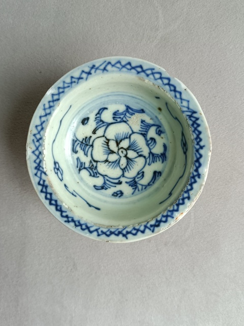 古玩陶瓷青花纏枝花紋高足貢盤拍賣,當前價格178元