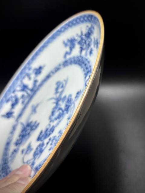 古玩陶瓷清雍正·蓮池清趣圖“歲寒三友”青花大盤(細路)拍賣,當前價格2600元