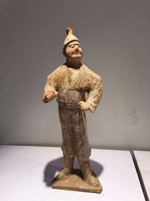 古玩陶瓷唐·胡人牽馬俑拍賣，當前價格80000元