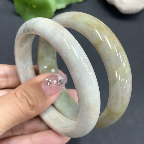 古玩玉器166兩條F17926483 翡翠手鐲 圈口56.8/55.3拍賣，當前價格175元