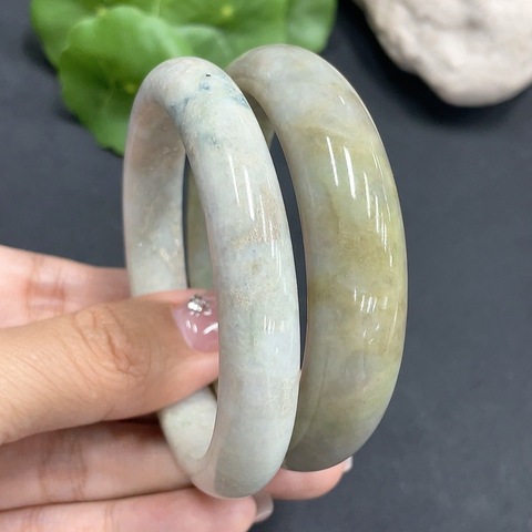 古玩玉器166兩條F17926483 翡翠手鐲 圈口56.8/55.3拍賣，當前價格175元