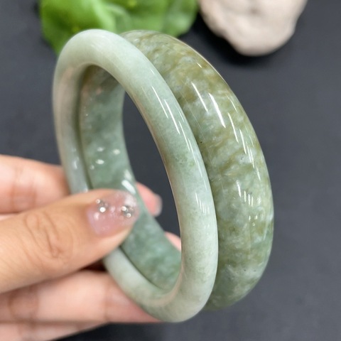 古玩玉器167F1792**** 翡翠手鐲  一手兩個(gè)圈口58.9/60.1拍賣，當(dāng)前價(jià)格198元