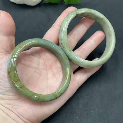 古玩玉器169兩條F17905131 翡翠正圈手鐲一手走 58.8/56.7圈口拍賣,當前價格198元