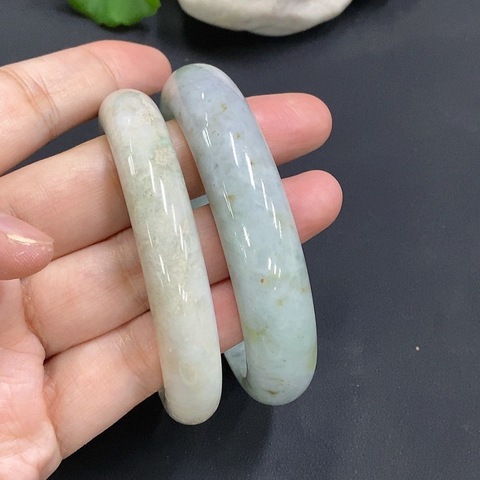 古玩玉器170兩條F17946460 翡翠正圈手鐲一手走 圈口56.5/58.6拍賣,當前價格198元