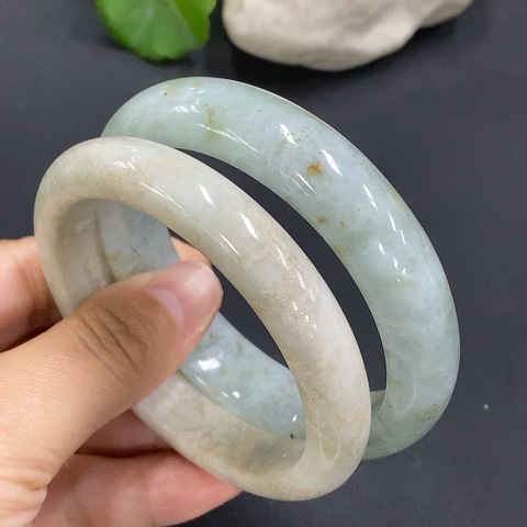 古玩玉器170兩條F17946460 翡翠正圈手鐲一手走 圈口56.5/58.6拍賣,當前價格198元