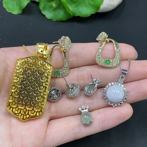 古玩玉器175天然翡翠鑲嵌掛墜拍賣,當前價格580元