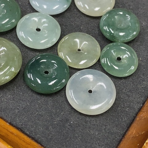 古玩玉器178天然翡翠平安扣一手走拍賣，當前價格380元