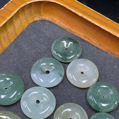 古玩玉器178天然翡翠平安扣一手走拍賣，當前價格380元