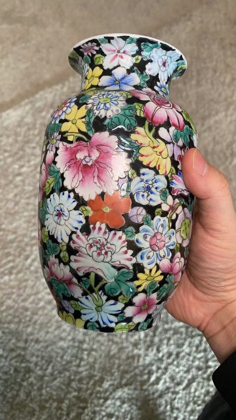 古玩陶瓷粉彩墨地百花紋燈籠瓶拍賣,當前價格1850元