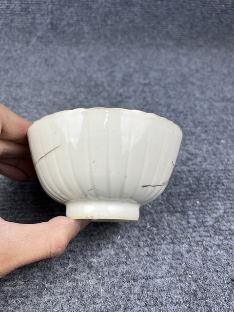 古玩陶瓷粉彩麒麟送子瓜楞花口碗拍賣,當前價格1588元