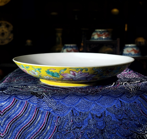 古玩陶瓷【2025精品洋彩官窯】清光緒黃地洋彩纏枝花卉五福紋盤拍賣,當前價格66800元
