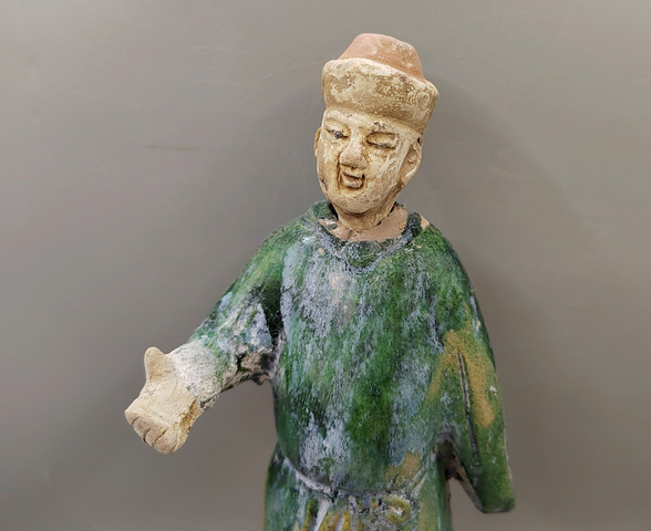 古玩陶瓷明代三彩持物人物俑拍賣，當前價格718元