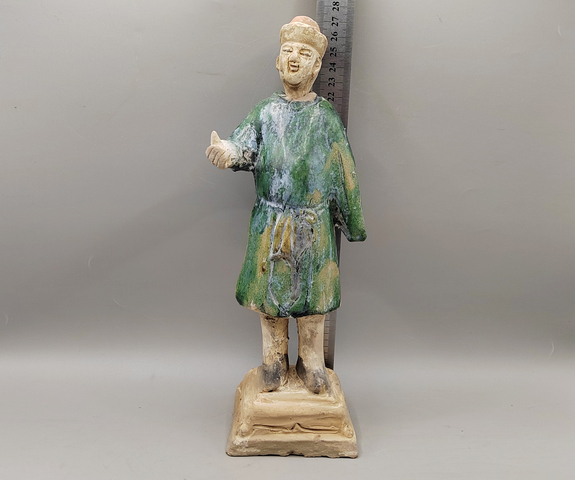古玩陶瓷明代三彩持物人物俑拍賣，當前價格718元