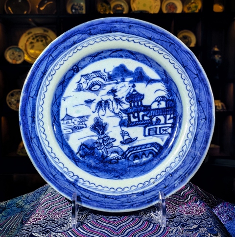 古玩陶瓷【2025新春放漏】樓臺亭閣山水紋青花大盤拍賣,當前價格1280元
