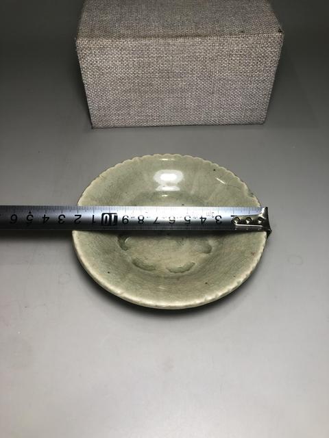 古玩陶瓷明,景德鎮(zhèn)窯翠青釉葵口出筋盤拍賣,當(dāng)前價(jià)格1600元