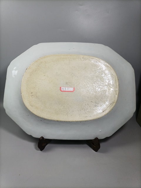 古玩陶瓷清中期青花山水人物紋八方盤(pán)拍賣,當(dāng)前價(jià)格2500元