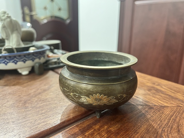 古玩雜項(xiàng)民國香爐拍賣,當(dāng)前價(jià)格233元