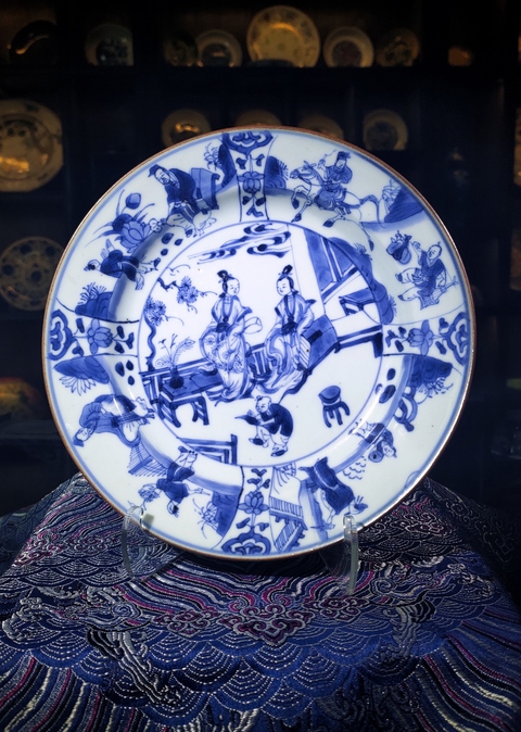 古玩陶瓷【2025康熙人物場景故事精品】11人青花折沿盤拍賣,當前價格11800元