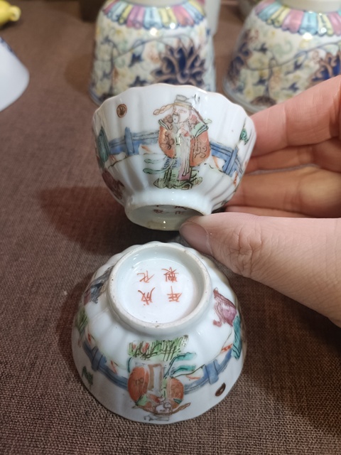 道咸粉彩人物故事紋花口杯拍賣，當前價格3888元