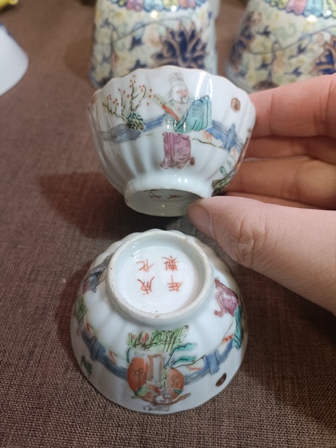 古玩陶瓷道咸粉彩人物故事紋花口杯拍賣，當前價格3888元