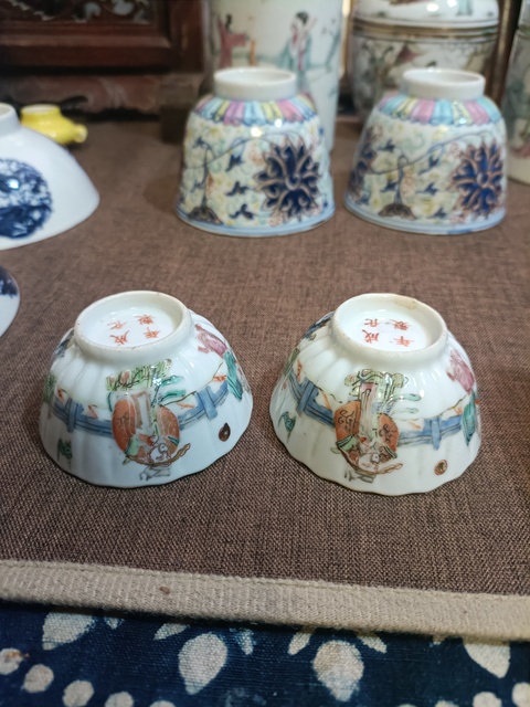 古玩陶瓷道咸粉彩人物故事紋花口杯拍賣，當前價格3888元