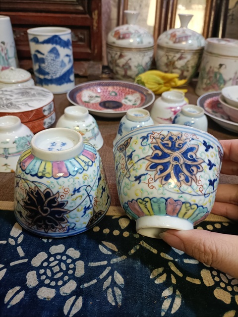 古玩陶瓷光緒青花加彩纏枝花卉紋仰鐘杯拍賣,當前價格4500元