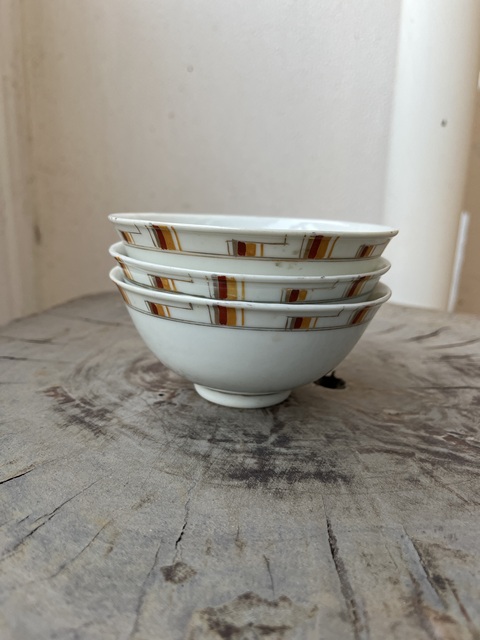古玩陶瓷礬紅彩幾何紋茶圓拍賣，當前價格200元