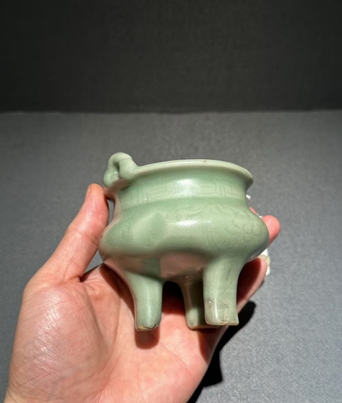 古玩陶瓷元代龍泉窯刻花小琴爐拍賣，當前價格55000元