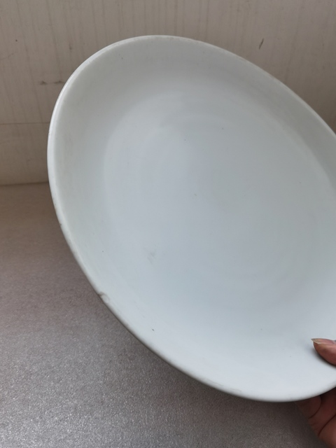 古玩陶瓷白釉唇口盤拍賣，當前價格550元