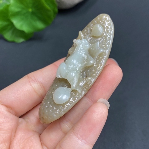 古玩玉器180和田玉掛件 呱呱來財 總重約46.5g拍賣,當前價格198元