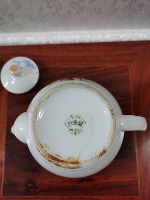古玩陶瓷松鶴紋執(zhí)壺拍賣,當(dāng)前價(jià)格680元