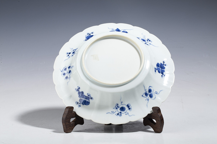 古玩陶瓷清康熙·青花魚蟹紋花口盤拍賣,當(dāng)前價(jià)格7500元