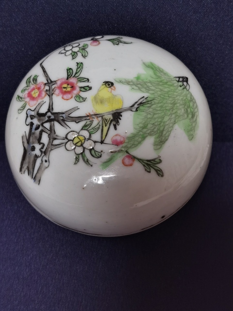 古玩陶瓷粉彩花鳥紋粉盒拍賣，當(dāng)前價(jià)格288元