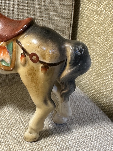 古玩陶瓷粉彩馬拍賣，當前價格1900元
