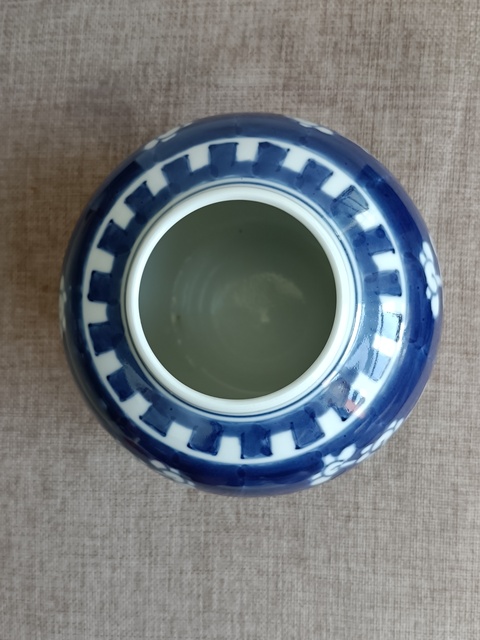 古玩陶瓷青花冰梅紋罐拍賣,當前價格598元