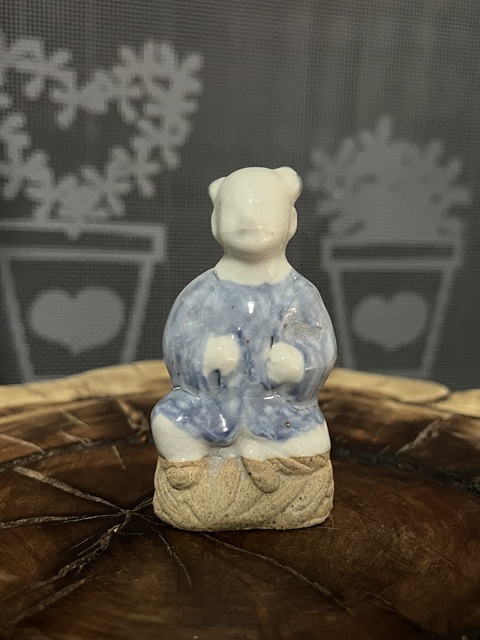 古玩陶瓷霽藍(lán)釉持蓮?fù)尤宋锏袼芘馁u，當(dāng)前價(jià)格2500元