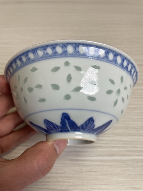 古玩陶瓷清晚期 青花玲瓏瓷云龍紋碗拍賣，當前價格350元