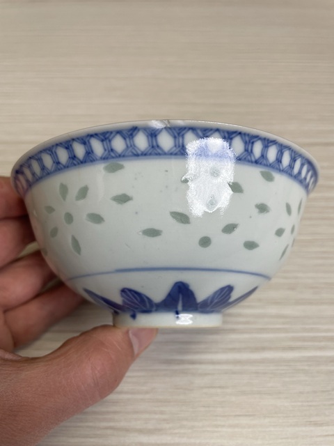 古玩陶瓷清晚期 青花玲瓏瓷云龍紋碗拍賣，當前價格350元