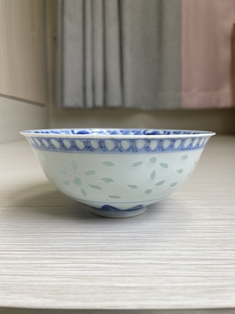 古玩陶瓷清晚期 青花玲瓏瓷云龍紋碗拍賣，當前價格350元