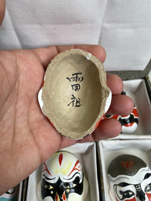 古玩陶瓷六七十年代 北京老字號秦敬齋京劇臉譜拍賣,當前價格260元