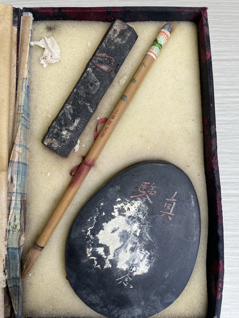 古玩陶瓷六七十年代 上海老字號(hào)“周虎臣”牌中國(guó)文房四寶 筆墨紙硯拍賣(mài),當(dāng)前價(jià)格190元