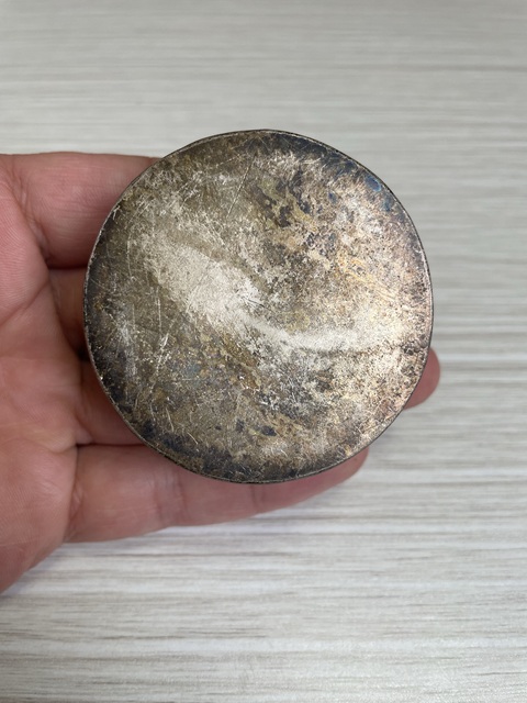 古玩陶瓷民國 銅鍍銀鑲嵌老瓷片 粉彩羅漢圖胭脂粉盒拍賣,當前價格280元