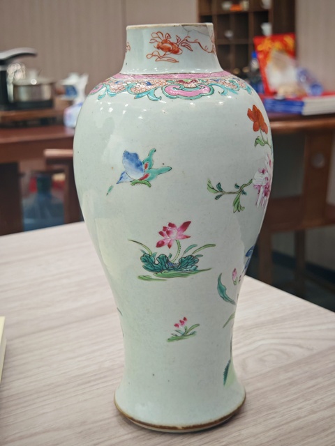 古玩陶瓷粉彩雞腿瓶拍賣，當前價格3800元