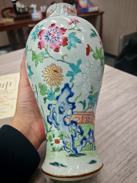 古玩陶瓷粉彩雞腿瓶拍賣，當前價格3800元