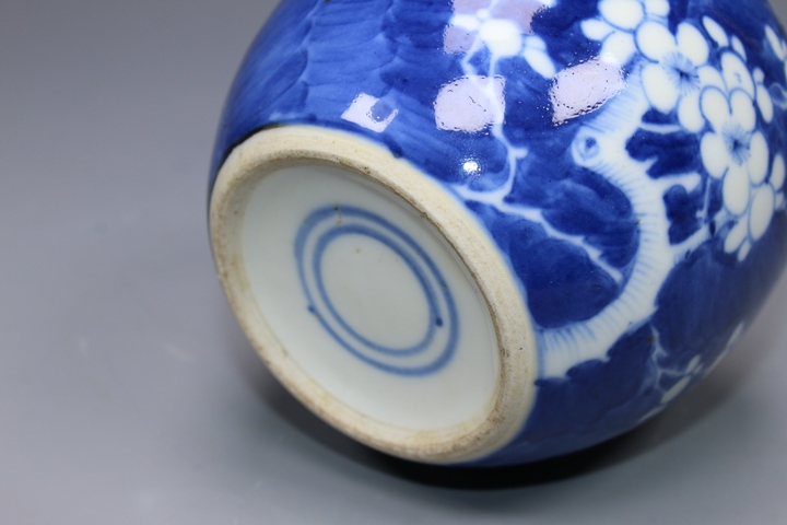 古玩陶瓷清·青花留白折枝冰梅紋罐拍賣(mài),當(dāng)前價(jià)格1980元