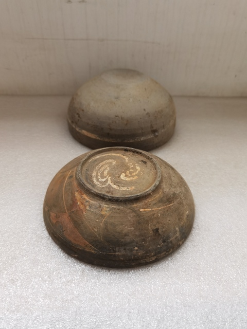 古玩陶瓷灰陶彩繪蓋盒拍賣，當(dāng)前價(jià)格680元