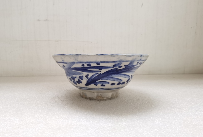 古玩陶瓷青花花卉紋折腰碗拍賣，當(dāng)前價(jià)格750元