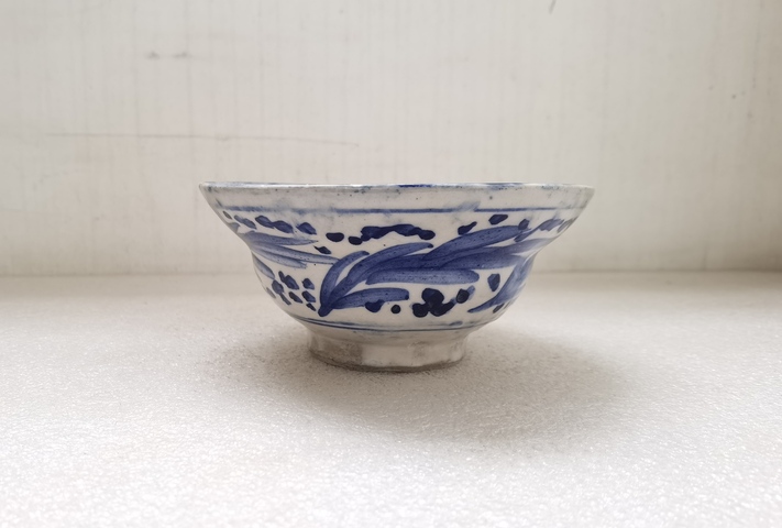 古玩陶瓷青花花卉紋折腰碗拍賣，當(dāng)前價(jià)格750元