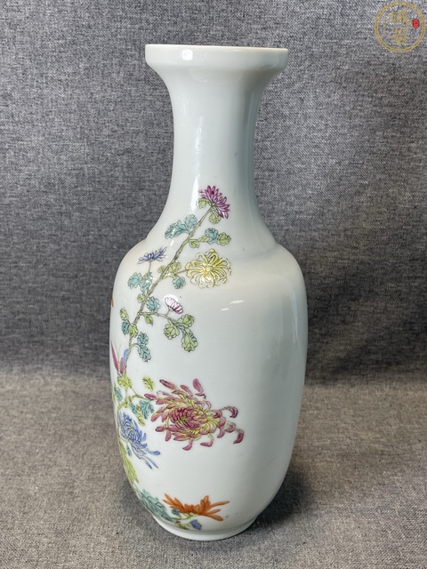 古玩陶瓷洪憲款粉彩花卉紋小瓶拍賣，當前價格5800元